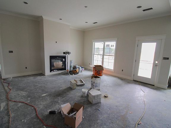 5th image of 1010 Ridgeview Cv