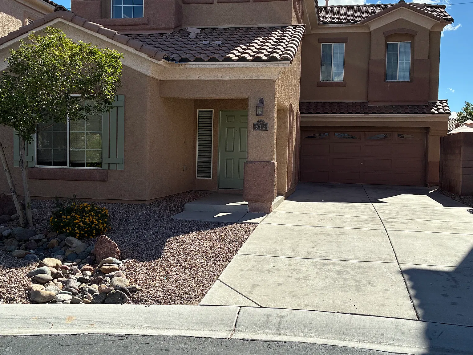 4 bed, 2116 sqft, $2,665 — Photo 1