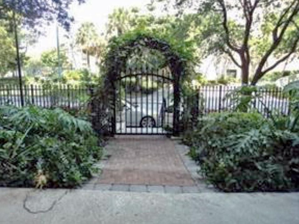 Courtyard entrance (or via lobby)
