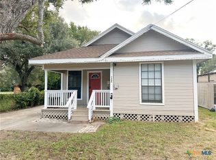 1306 N Moody St, Victoria, TX 77901