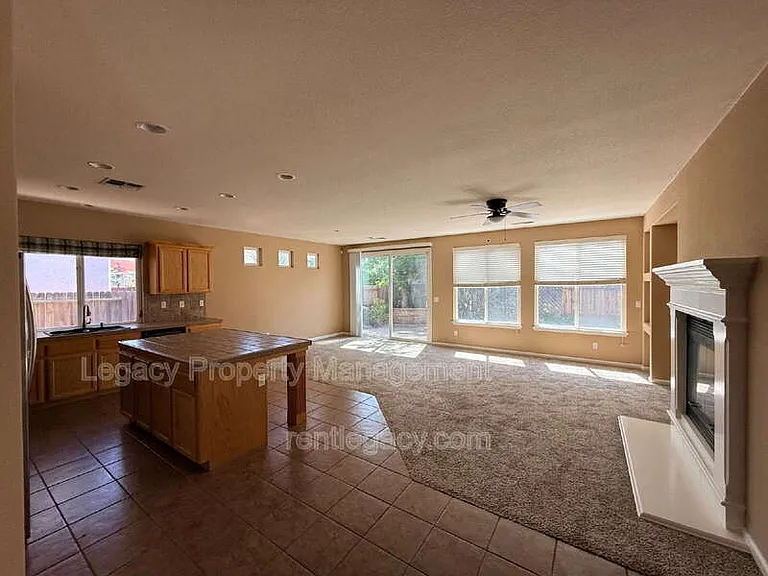 10230 Canadeo Cir — Photo 4