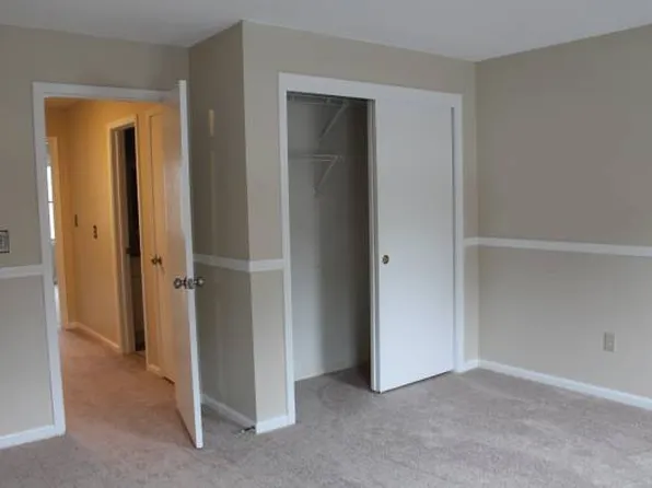 412 Fox Hollow Way, Manchester, NH 03104