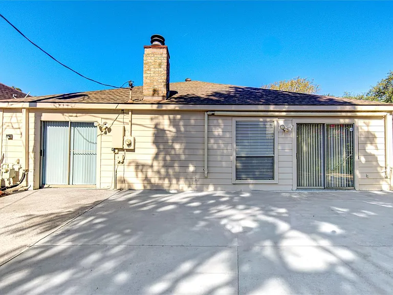 1927 Ash Meadow Dr — Photo 43
