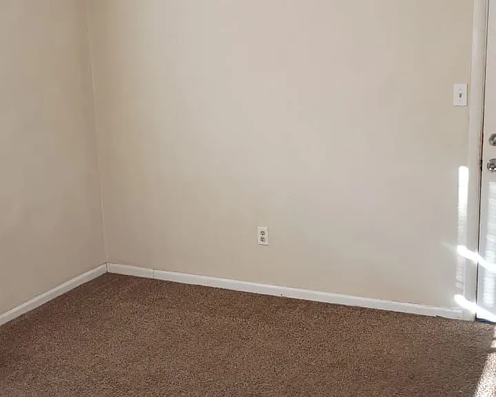 1 bed, 1.0 bath, $700 — Photo 2