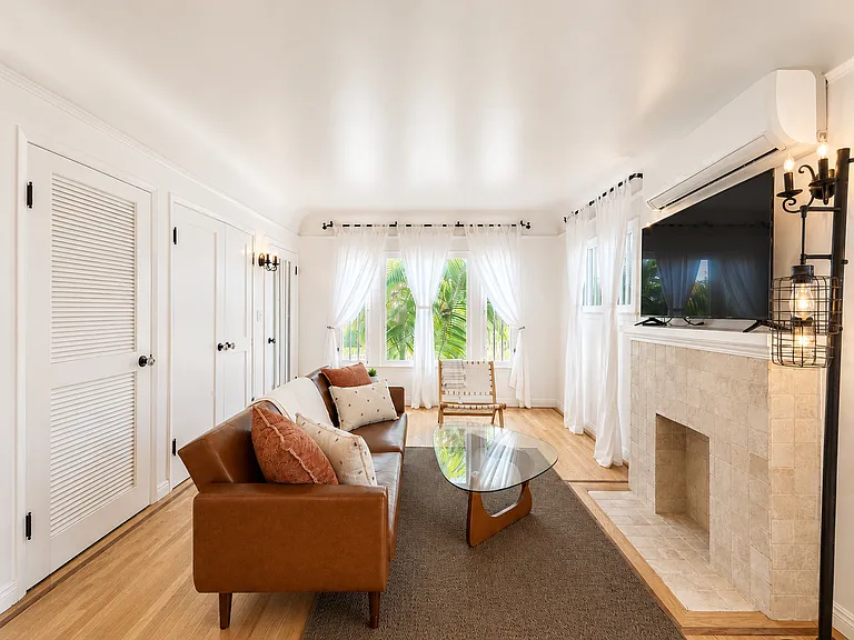 947 5th St #2B — Photo 3