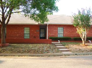 2949 Village Cir, Edmond, OK 73013