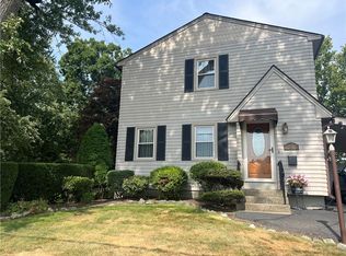 135 Curtis St, Cranston, RI 02920