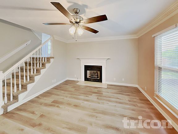 3rd image of 107 Charleston Ct