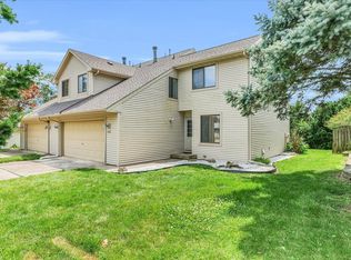 706 Higgins Rd, Champaign, IL 61822