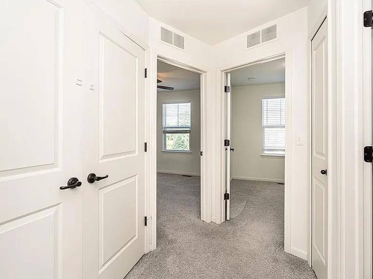 4637 Bradley Cir — Photo 20