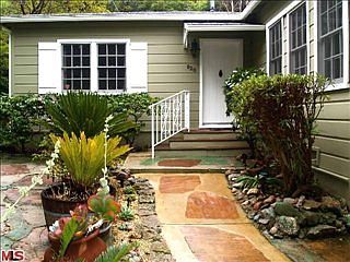1st image of 820 Centinela Ave