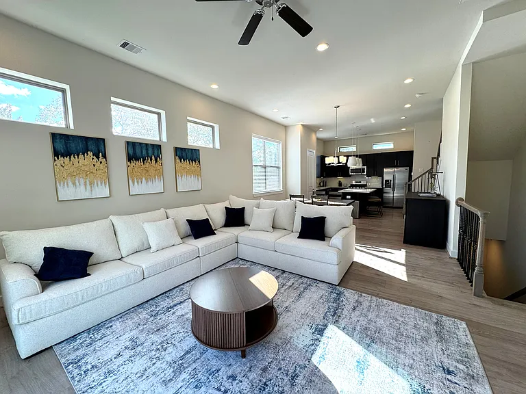 2616 Riverside Dr #F — Photo 1