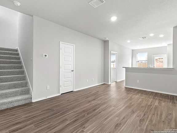 3rd image of 4410 Tourmaline Way