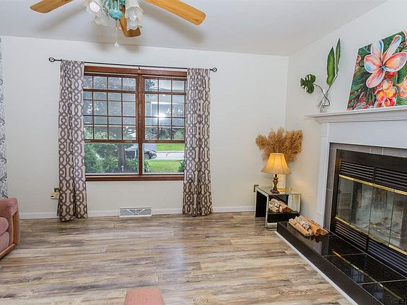 4th image of 1152 Laural Ln