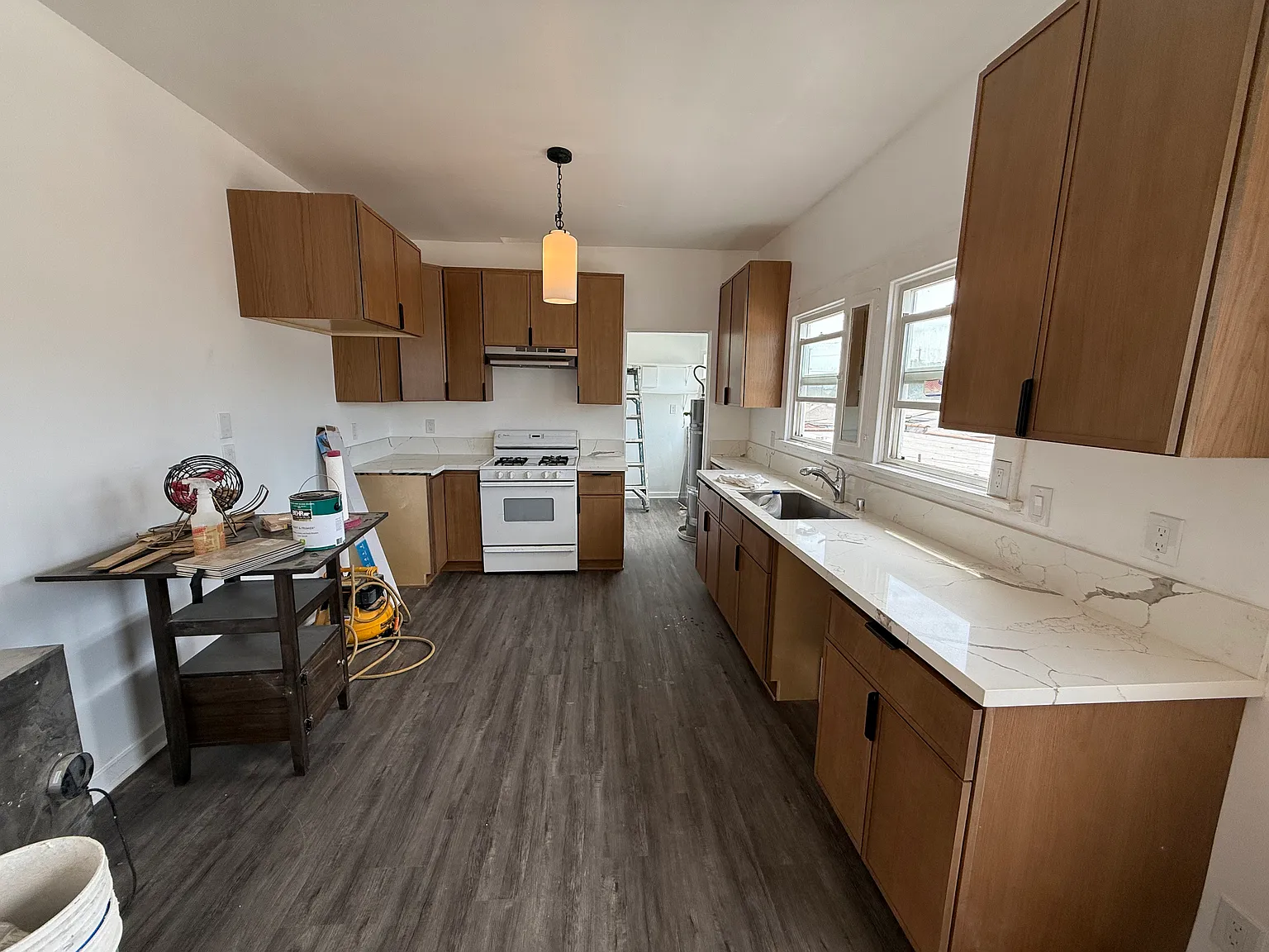 3 bed, 1100 sqft, $2,795 — Photo 2