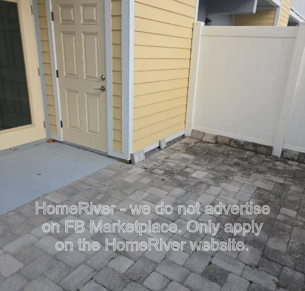 3300 Oak St NE #101 — Photo 8