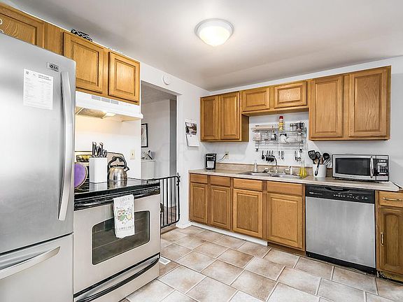 2nd image of 6106 Bolamo Ct