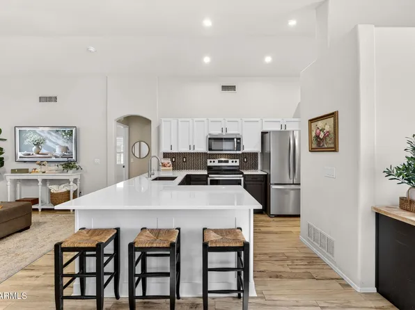 1529 S DOVE Street, Gilbert, AZ 85233