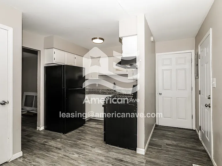 1181144_008_kitchen_8.jpg