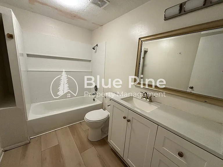 290 E Center St #BASEMENT — Photo 10
