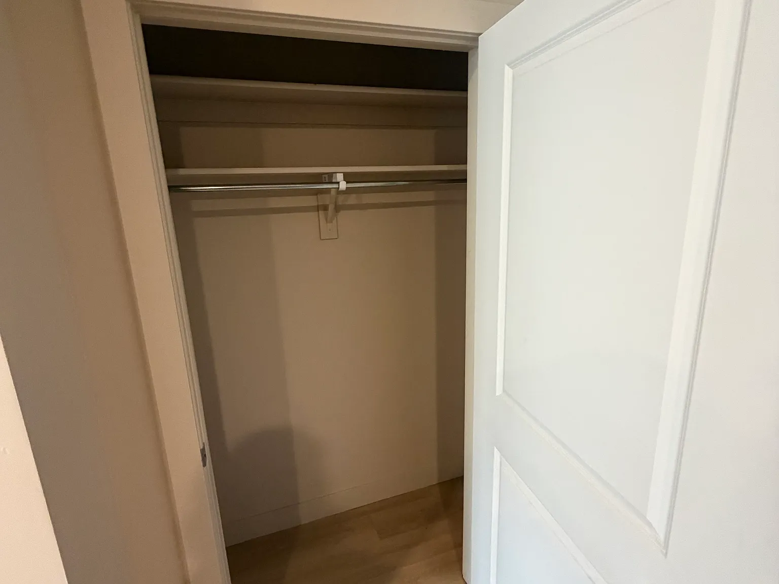 2 bed, 965 sqft, $1,477 — Photo 3