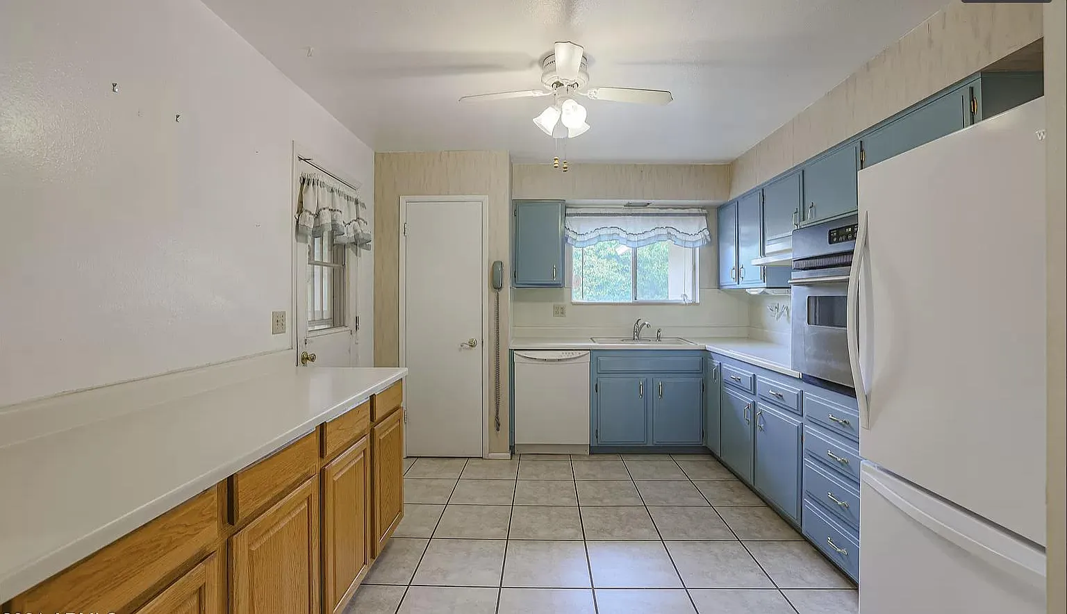2 bed, 1192 sqft, $1,650 — Photo 2