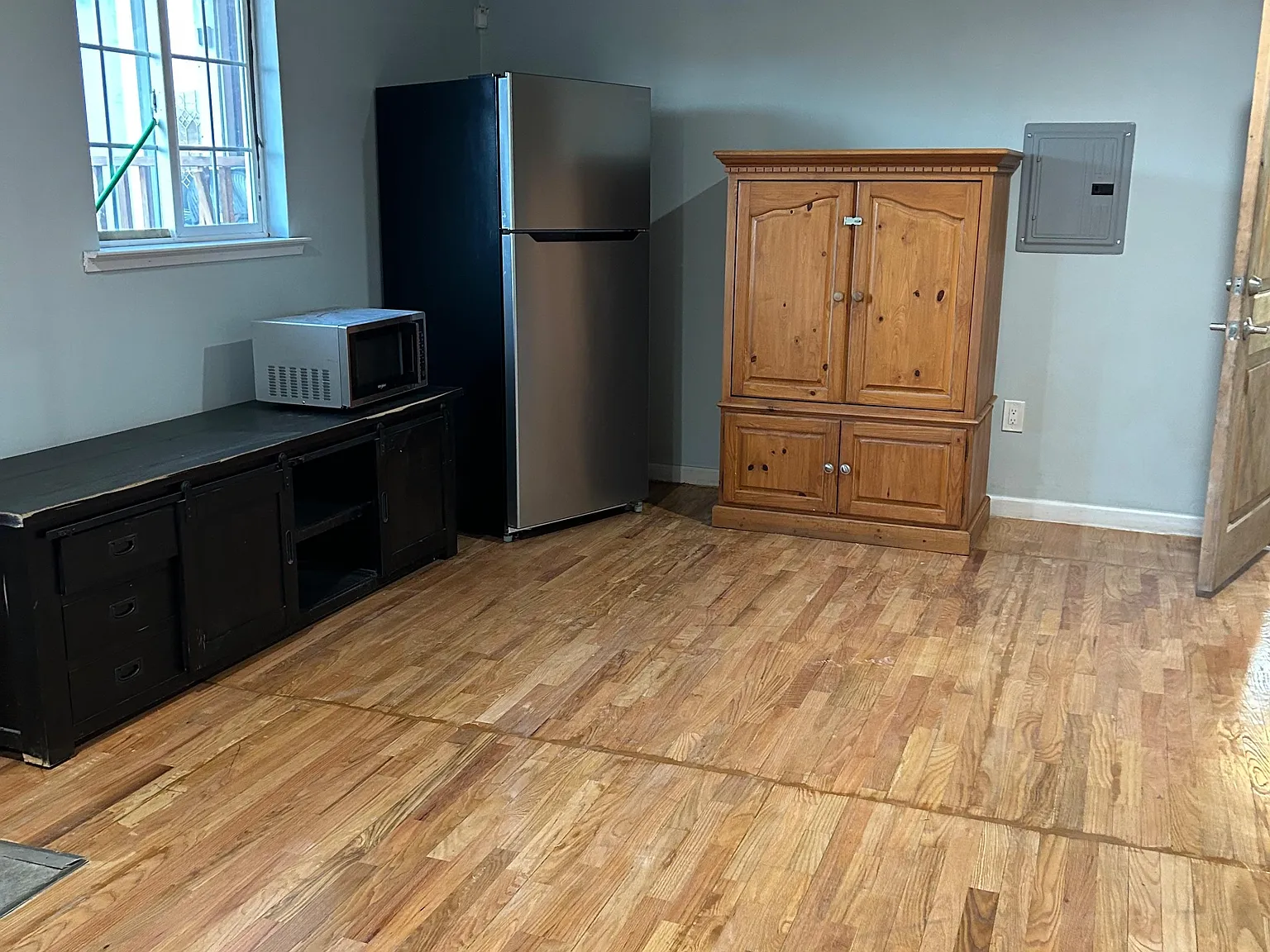 4 bed, 4.0 bath, 2800 sqft, $1,299 — Photo 4