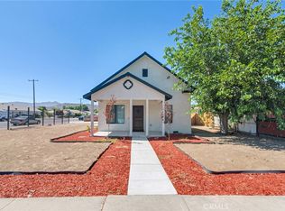 1295 E Whittier Ave, Hemet, CA 92543