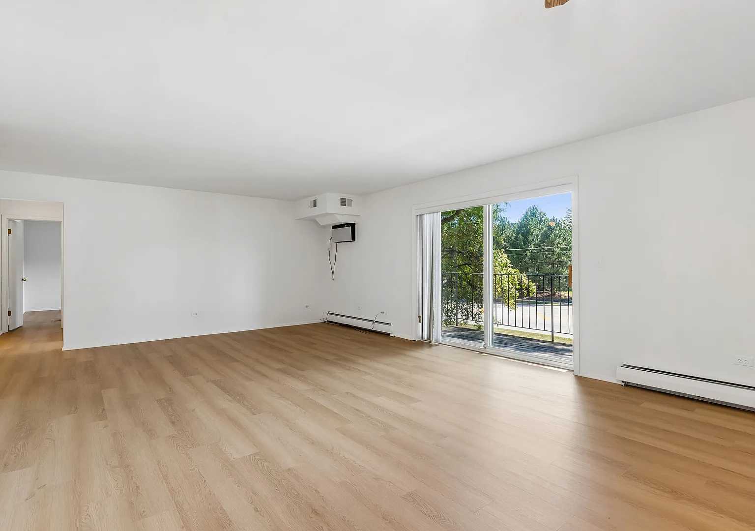 2 bed, 960 sqft, $1,950 — Photo 3