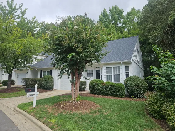 1600 Poets Glade Dr, Apex, NC 27523