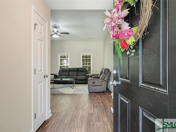 4th image of 222 Stillwater Drive