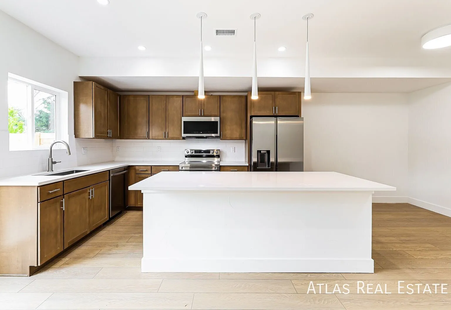 New Low Price And 1-Month Free Rent New Construction! Never Lived-In!! 3bd/3ba In Denver Quartz C... — Photo 4
