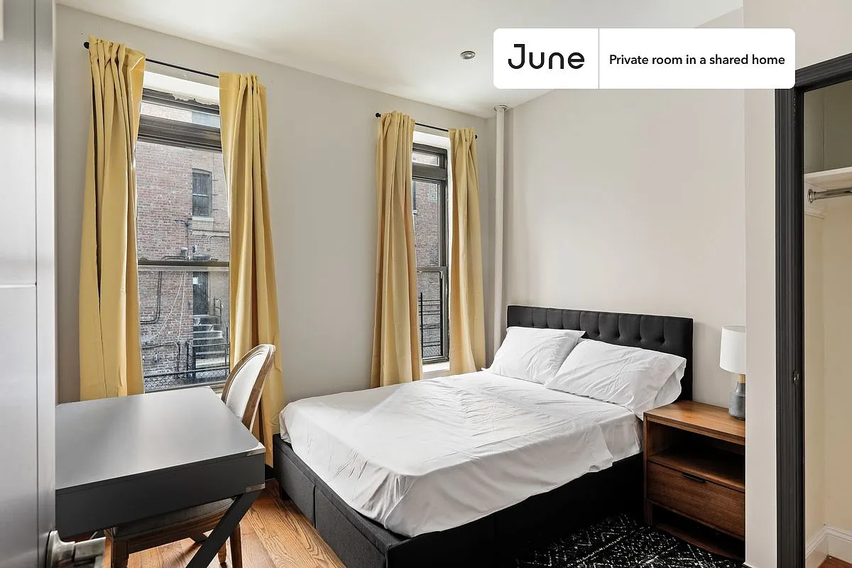 Queen bedroom in 3 bed/1 bath home in Upper West Side #756 B — Photo 1