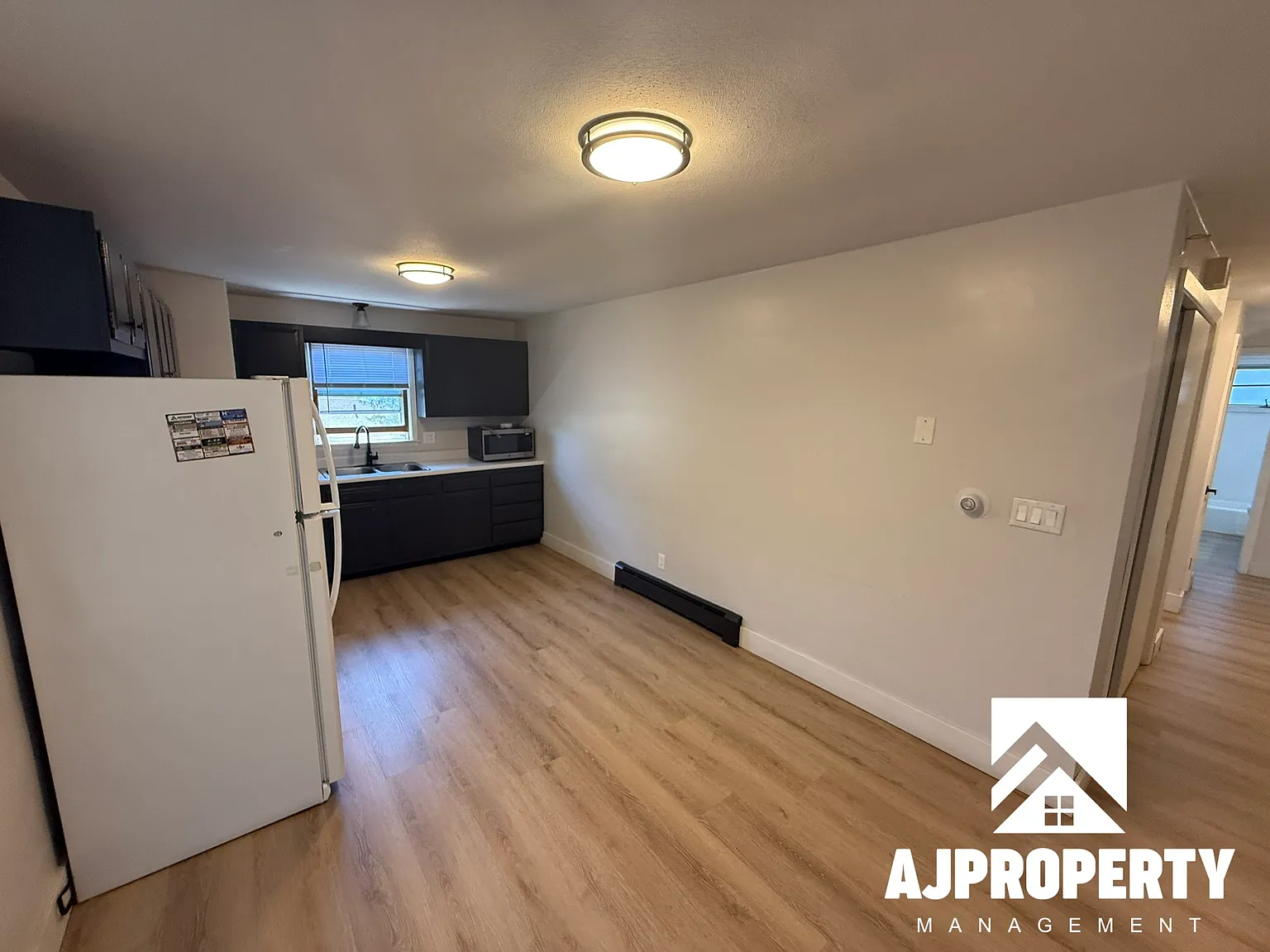 219 S Menlo Ave — Photo 3