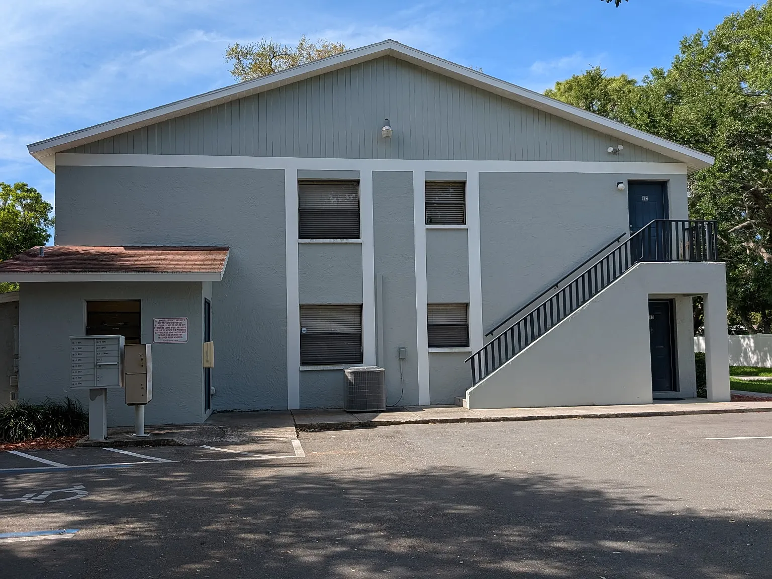 San Christopher Apartments — Photo 2