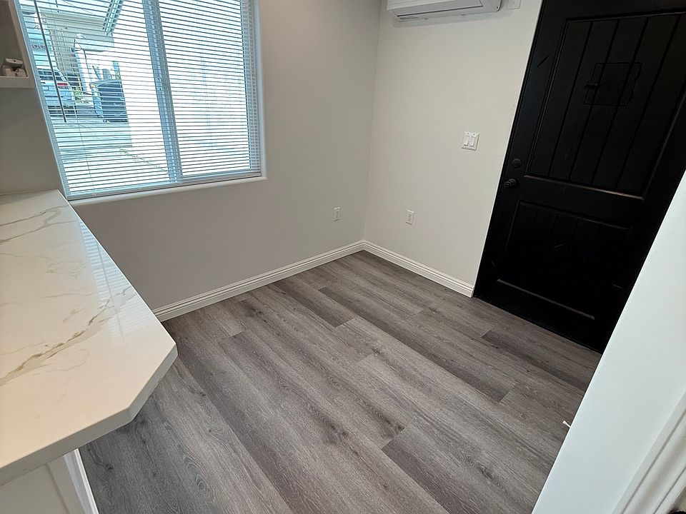 Living Room / Entrance