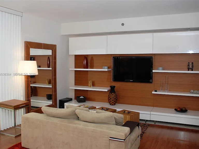 50 Biscayne Blvd #2109 — Photo 1