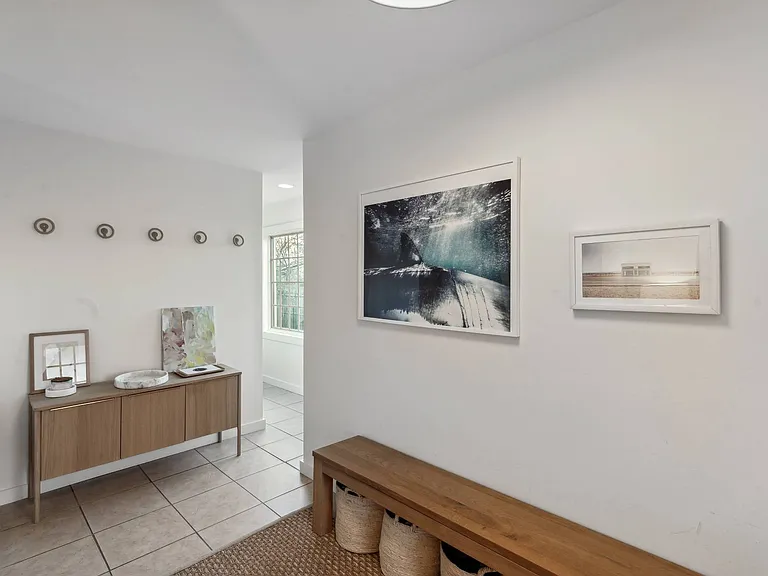 18 Pinetree Dr — Photo 9