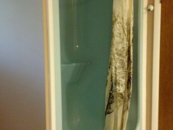 Shower/Tub