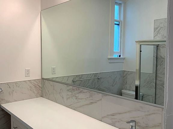 3rd image of 673 Oak St #9