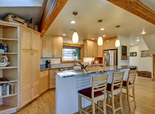 1214 Lincoln St, Hood River, OR