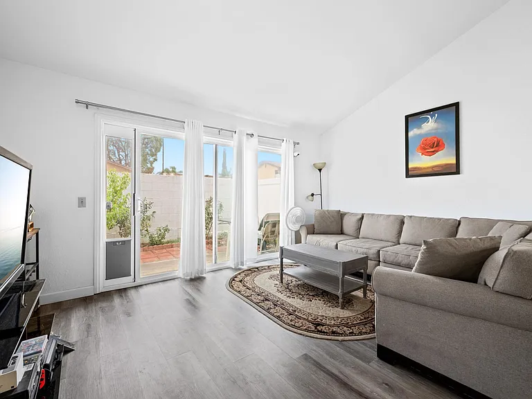12168 Mount Vernon Ave — Photo 17