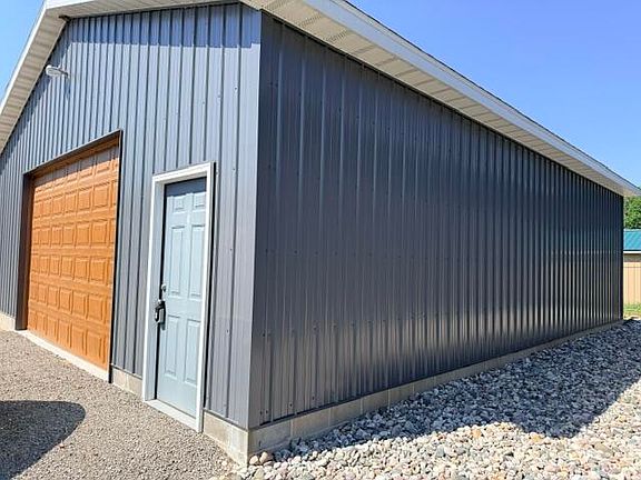 3rd image of 566 W West Branch Rd