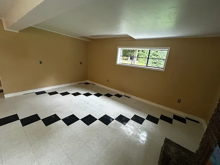 330 Sawmill Rd — Photo 13