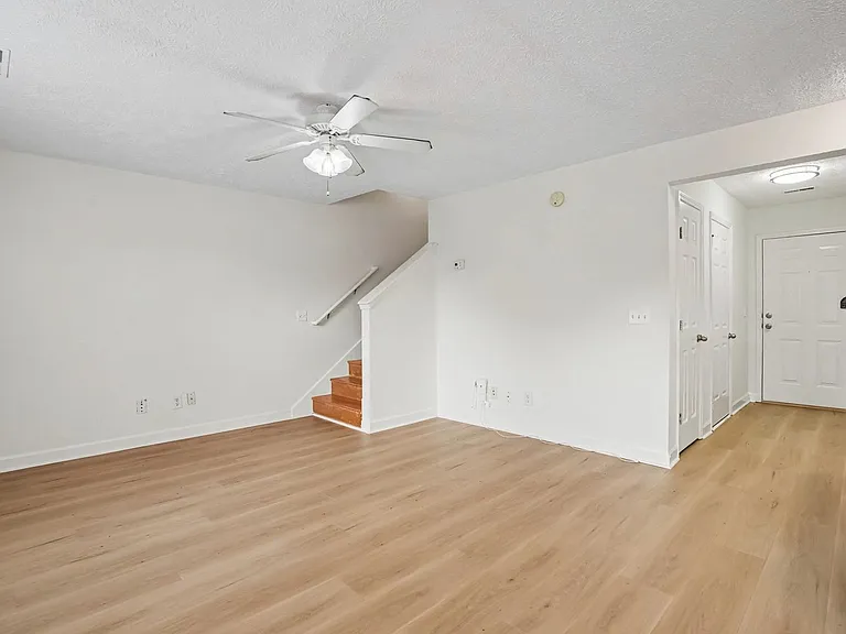 919 Tapoco Ct — Photo 3