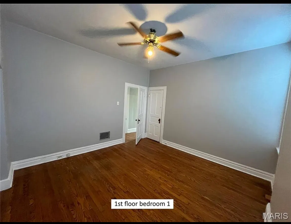 2 bed, 1000 sqft, $1,350 — Photo 3