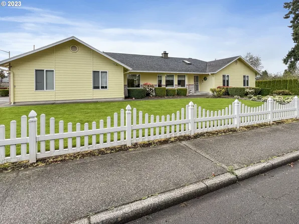 809 NW 90th St, Vancouver, WA 98665