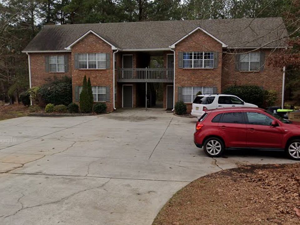 1st image of 483 Oakwood Manor Dr #483