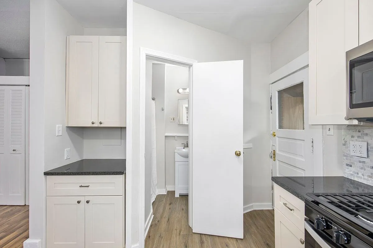 3 bed, 2.0 bath, $1,990 — Photo 4