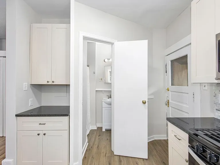 538 Logan St SE — Photo 4